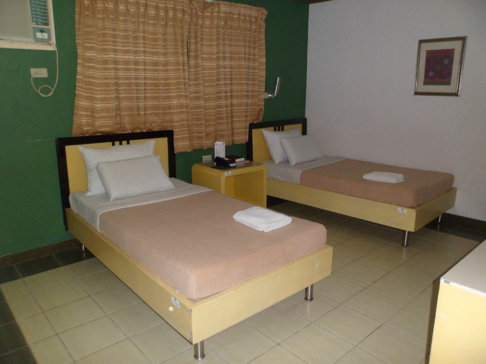 Riverside Inn Babuy Buitenkant foto