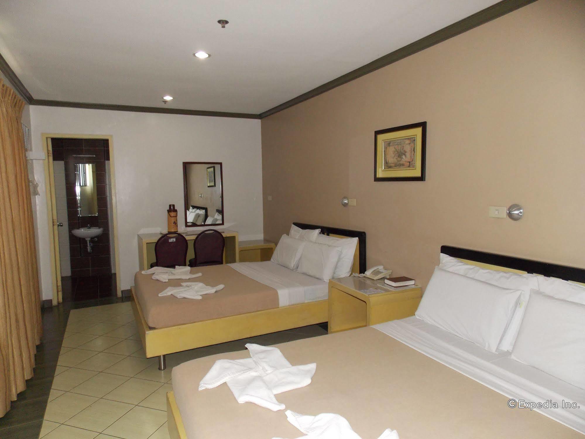 Riverside Inn Babuy Buitenkant foto