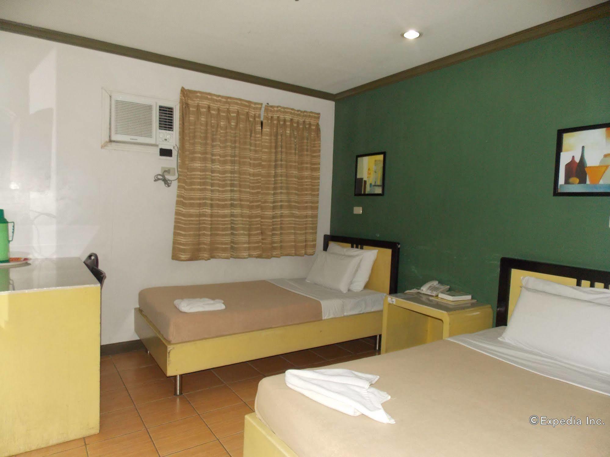 Riverside Inn Babuy Buitenkant foto