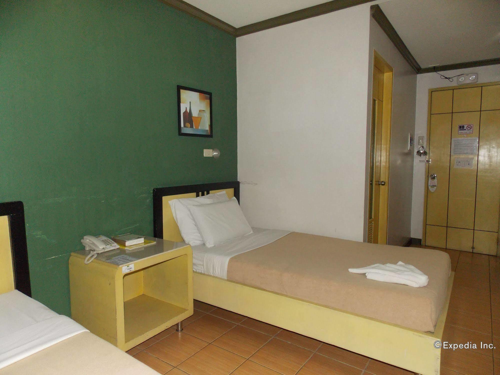 Riverside Inn Babuy Buitenkant foto